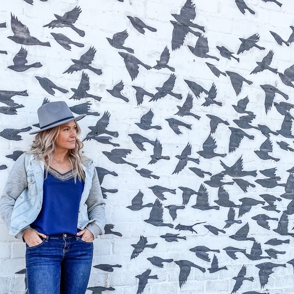 Meet your Posher, Lindsay - Picture 1 of 1